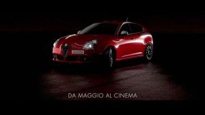La pubblicità dell'Alfa Romeo che pubblicizza anche l'uscita del film
