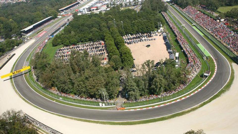 La leggendaria curva "parabolica" dell'Autodromo di Monza
