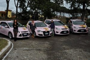 Alcuni taxi rosa della Capitale