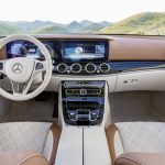 Il lussuoso abitacolo della nuova Mercedes-Benz Classe E