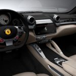 L'abitacolo della Ferrari GTC4 Lusso