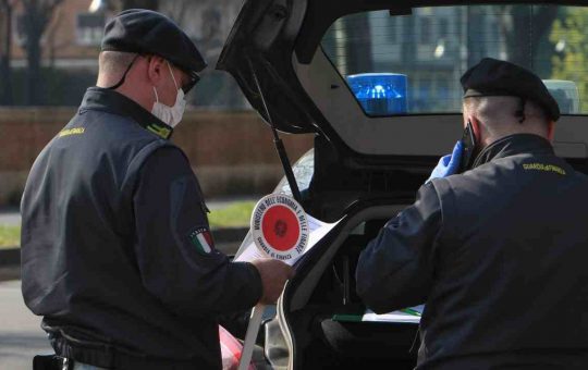 controlli-posto-di-blocco-assicurazione-falsa-tuttosuimotori.it