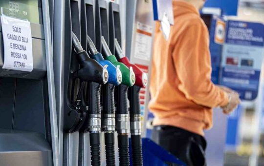 benzina-caro-carburante-tuttosuimotori.it