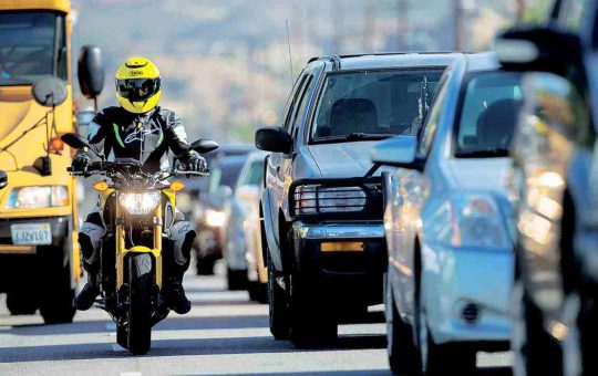 lane-splitting-moto-traffico-tuttosuimotori.it