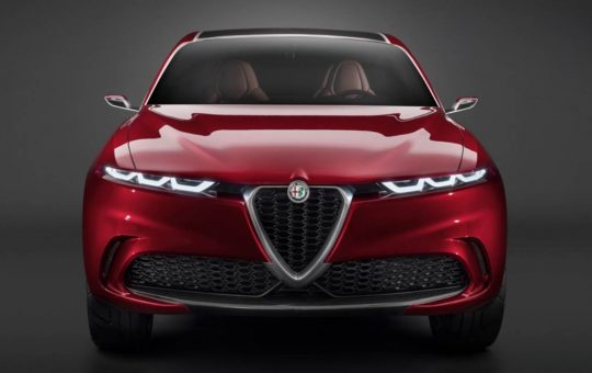 nuovo-suv-compatto-elettrico-alfa-romeo-tuttosuimotori.it