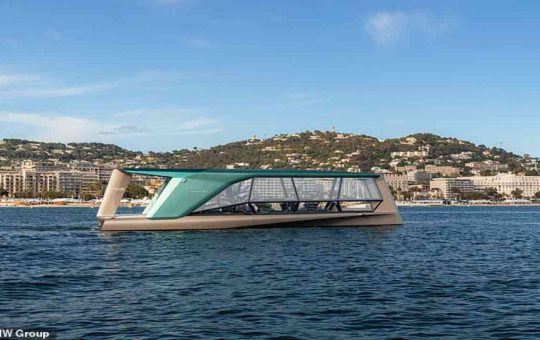 Il debutto del lussuoso yacht BMW