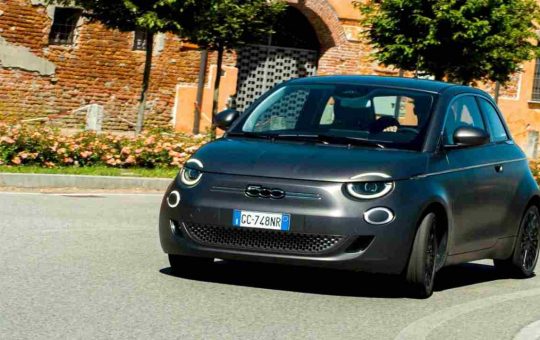 Record fiat 500e - tuttosuimotori.it