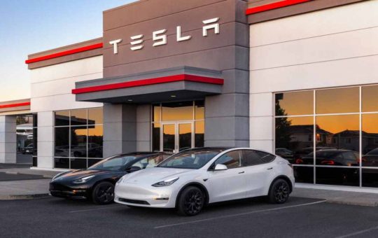 Tesla, un richiamo per un lotto di veicoli in Cina