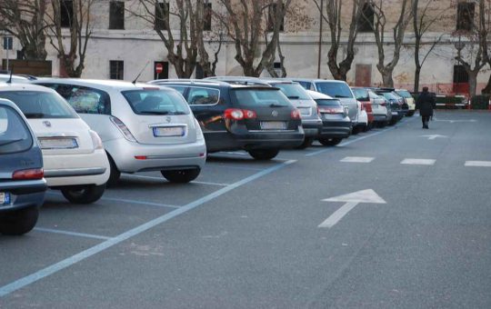 Un'app per segnalare parcheggi illeciti