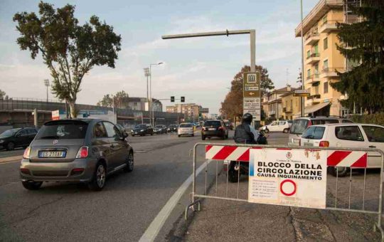 blocco traffico - tuttosuimotori.it