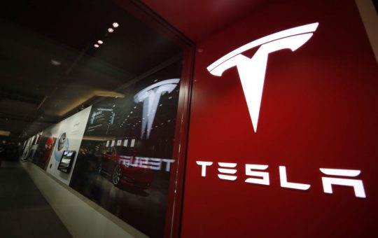 Tesla annuncia Dojo, l'ultimo progetto