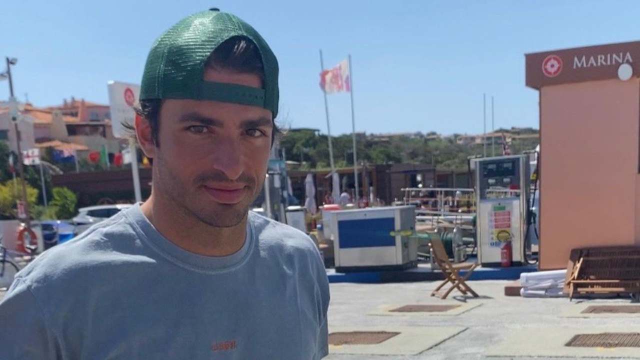 Carlos Sainz in vacanza (Fonte: Twitter) - Tuttosuimotori.it