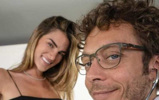 Rossi insieme alla compagnia Francesca Sofia