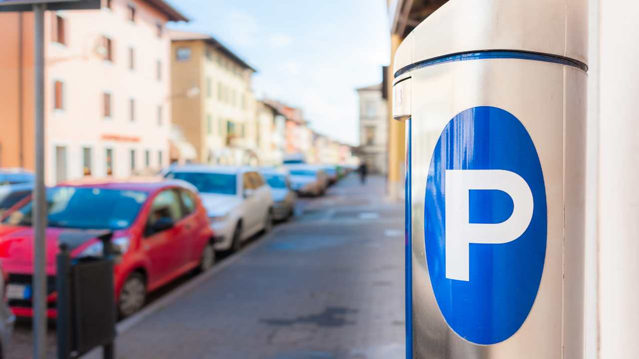 Parcheggio-strisce-blu-tuttosuimotori.it