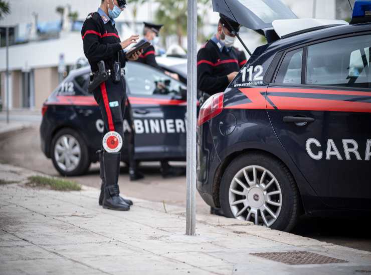 Accertamenti su strada Carabinieri