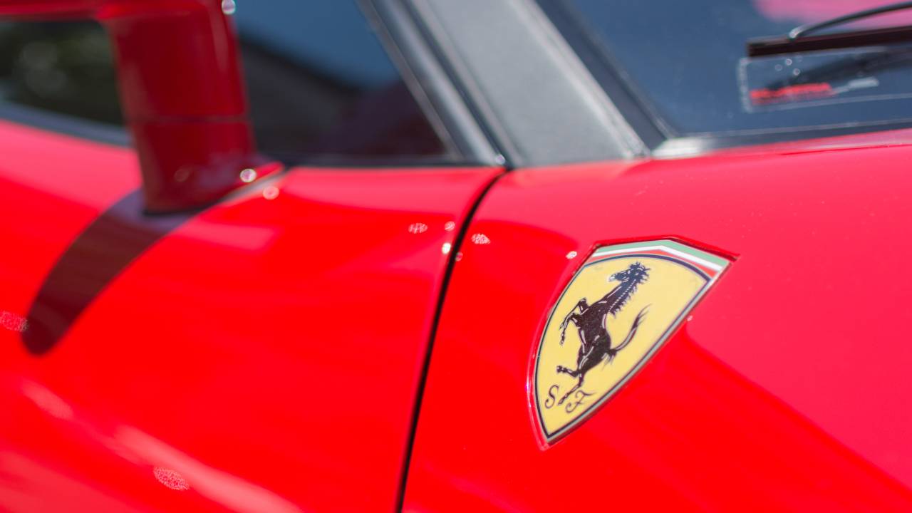 Ferrari badge 