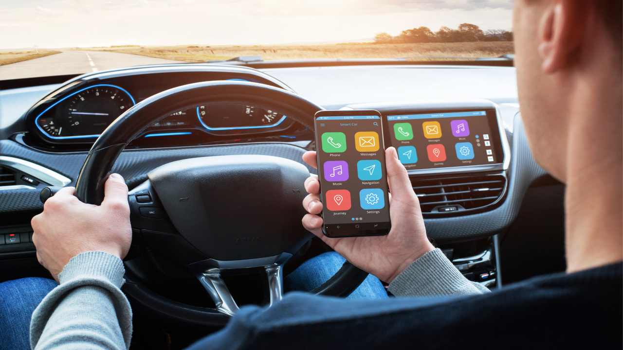 Utilizzo app e condivisione dati in auto 