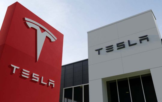 tesla crollo acquisto - depositphotos - tuttosuimotori.it