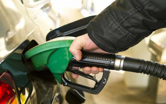 benzina in casa - depositphotos - tuttosuimotori.it