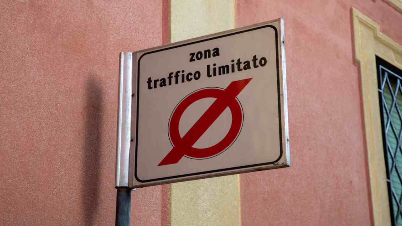 ztl traffico - depositophotos - tuttosuimotori.it