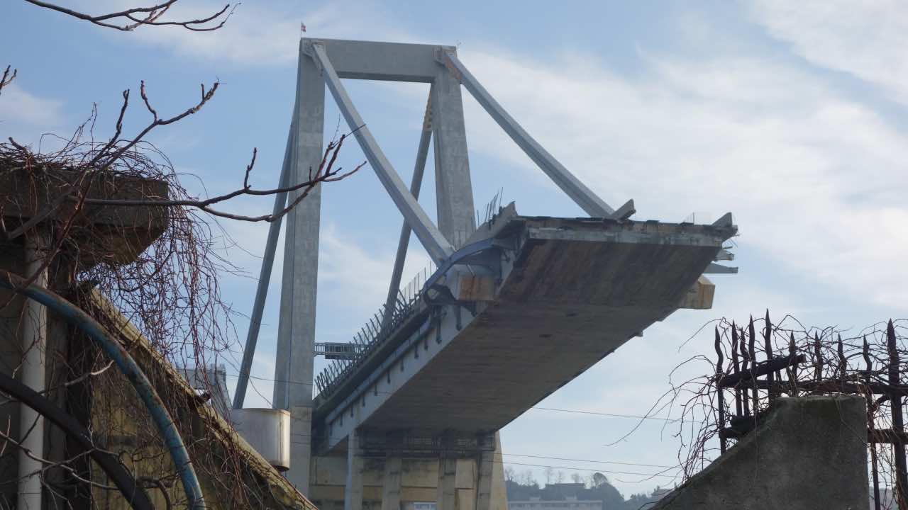 Tragedia del Ponte Morandi - fonte_depositphotos - tuttosuimotori.it