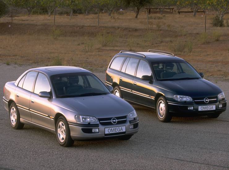 Opel Omega berlina e station wagon