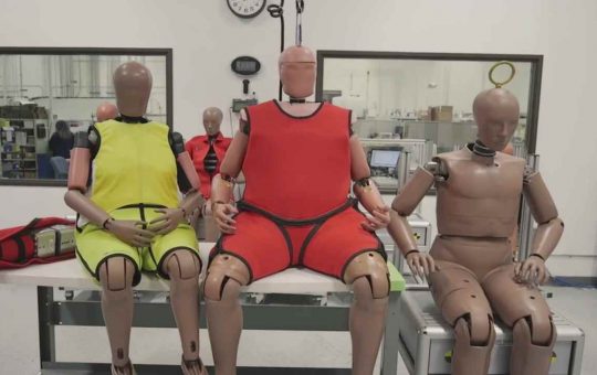 crash test diversi mancihini - youtube - tuttosuimotori.it