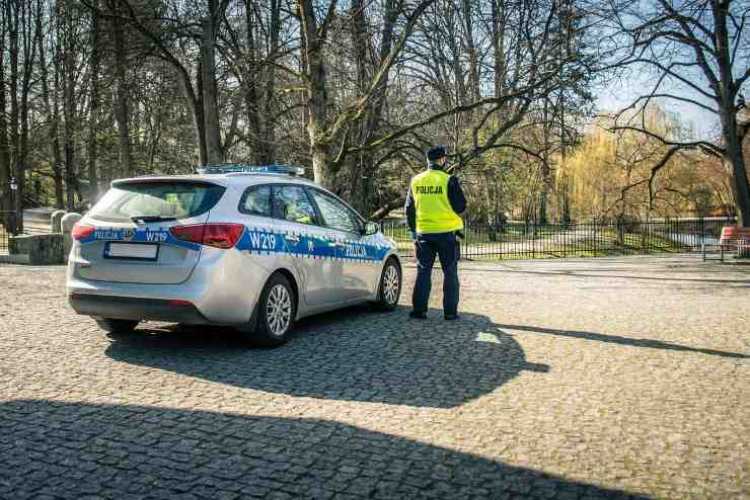 posto di blocco polizia - depositphotos - tuttosuimotori.it