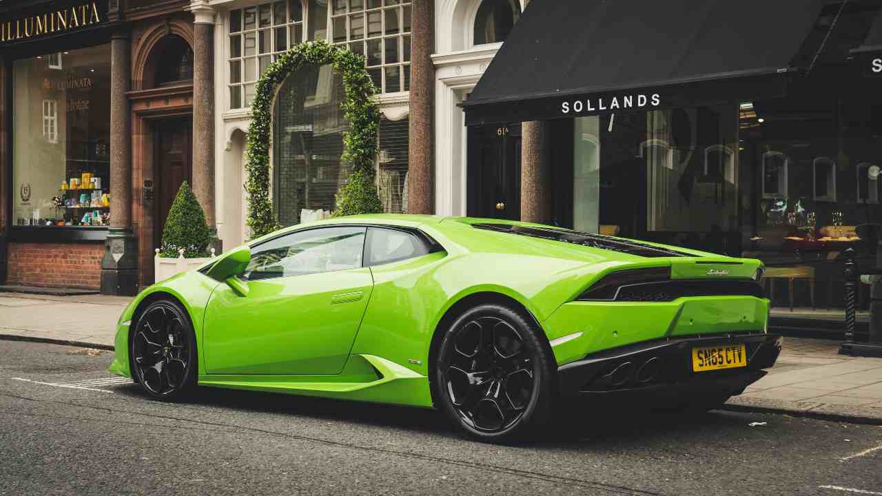 Una fuoriserie, Lamborghini Aventador 