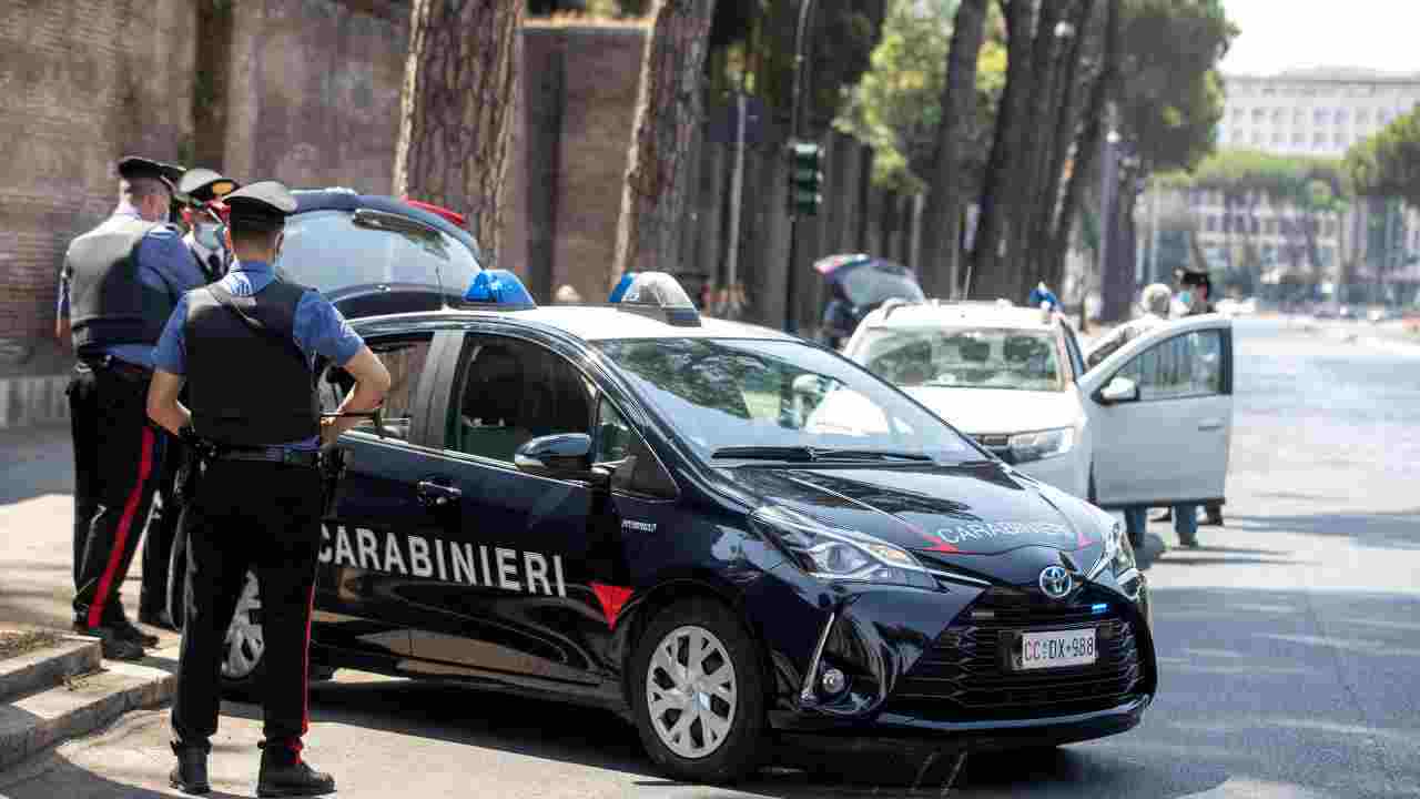 posto di blocco carabinieri - depositphotos - tuttosuimotori.it